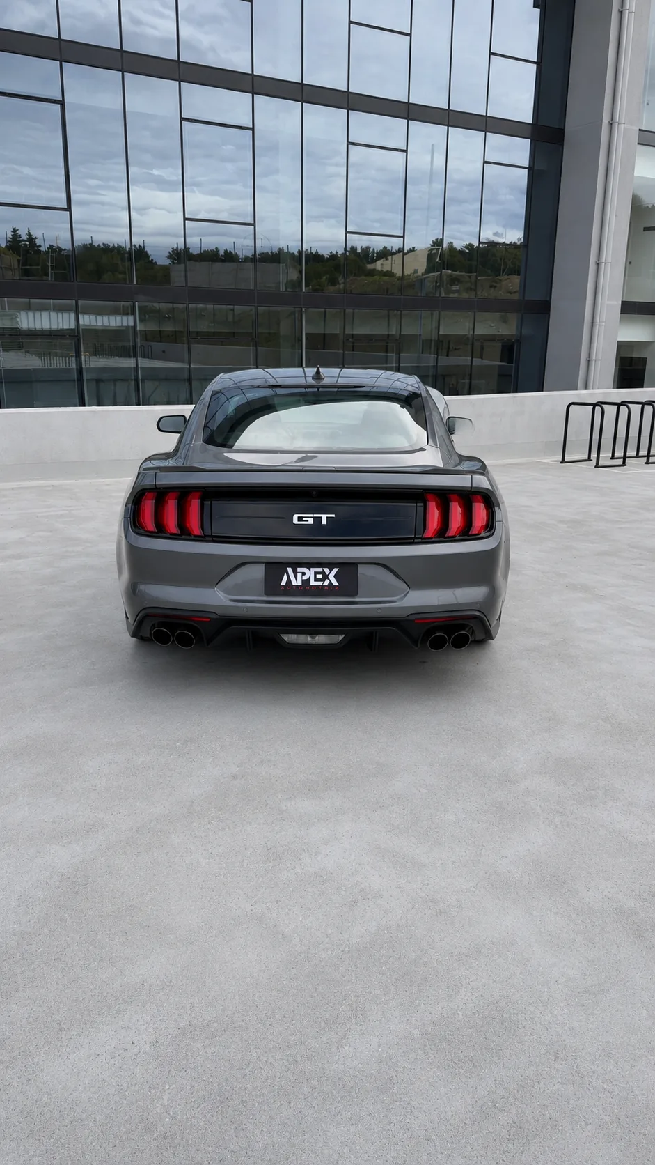 Ford Mustang — foto 3 de 11