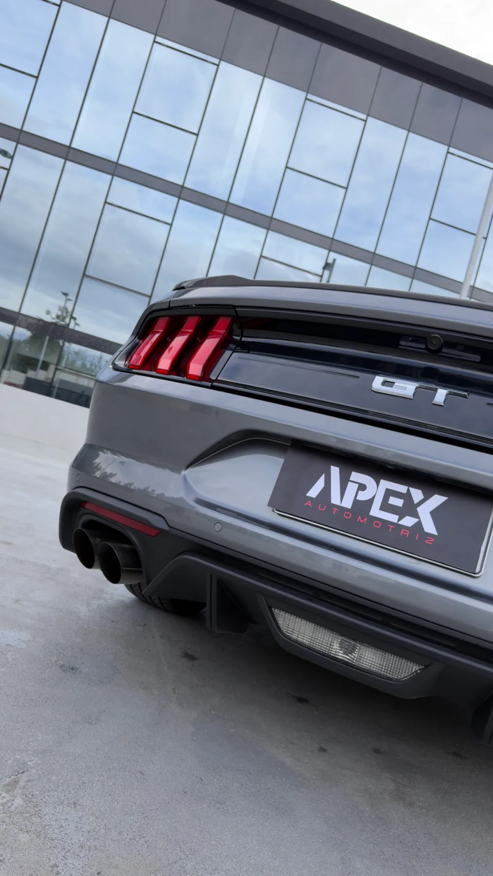 Ford Mustang — foto 7 de 11