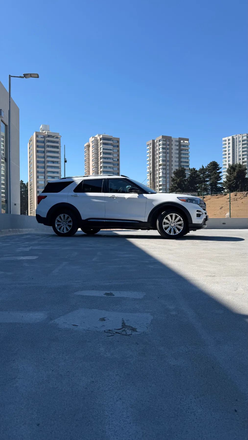 Ford Explorer — foto 6 de 14