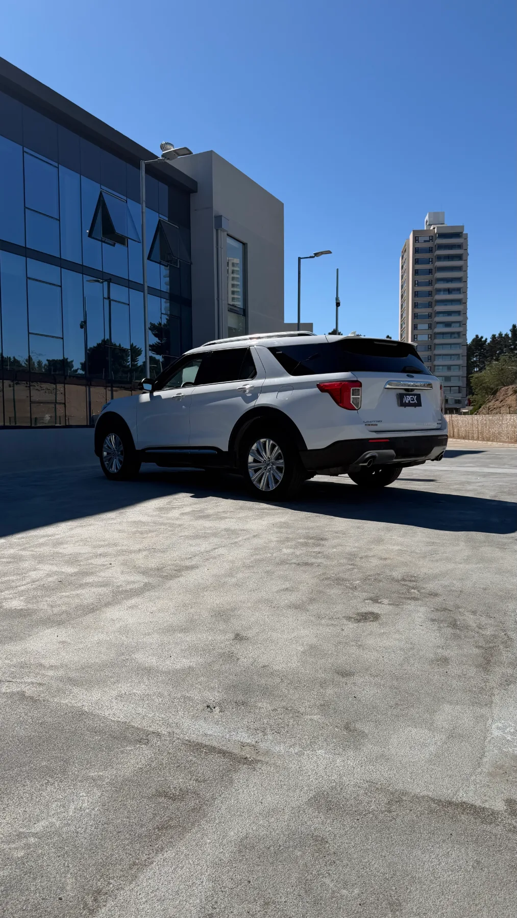 Ford Explorer — foto 8 de 14