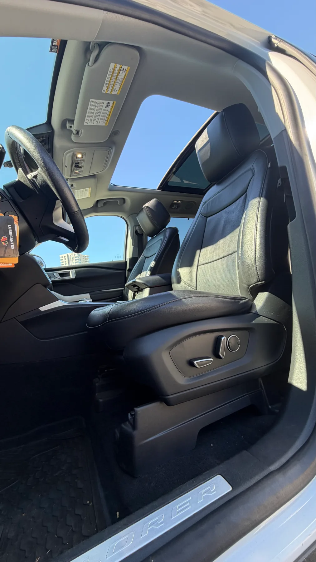 Ford Explorer — foto 12 de 14